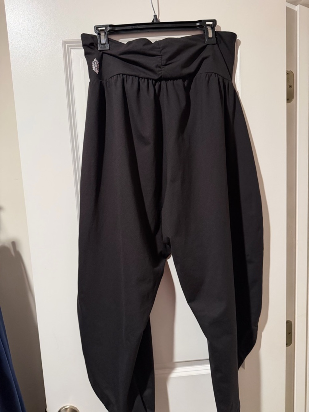 Free People Black Wide-Leg Tie-Waist Harem Pants 🔥 Size L - Picture 4 of 4